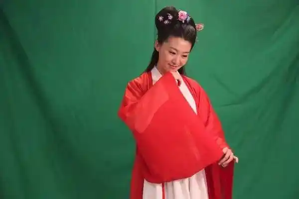 美女介绍谁说女子不如男王靖蕊