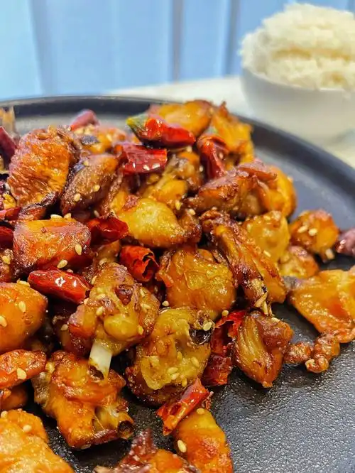 空气炸锅果然能做出麻辣鲜香的川香辣子鸡