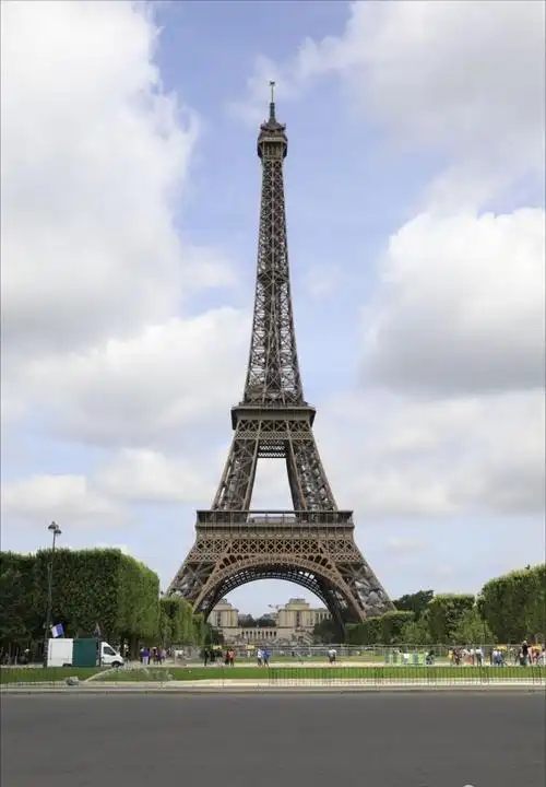 得名于设计它的著名建筑师埃菲尔