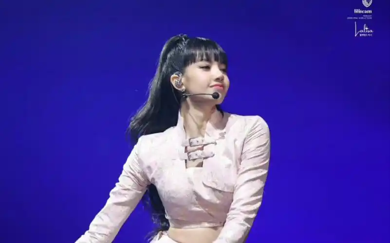 blackpink搜首尔演唱会 pretty savage现场舞台lisa直拍!