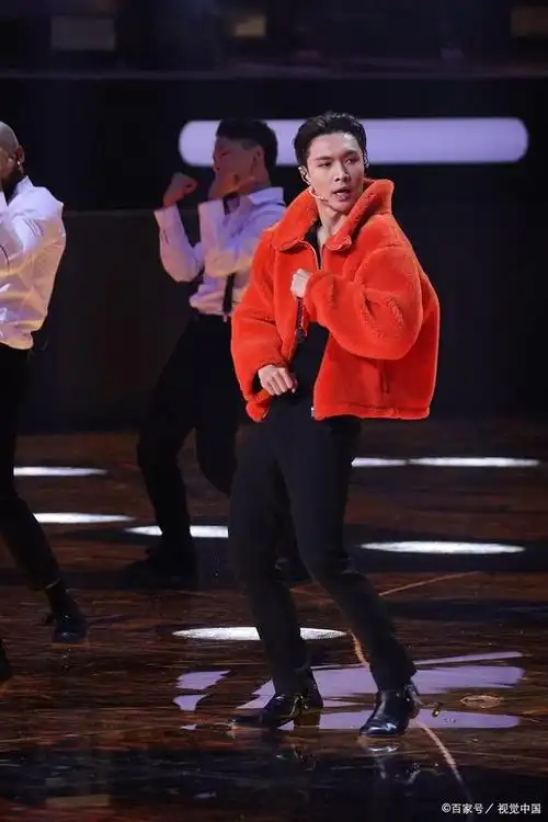 张艺兴舞蹈被批露骨,他的舞蹈真的有问题吗?