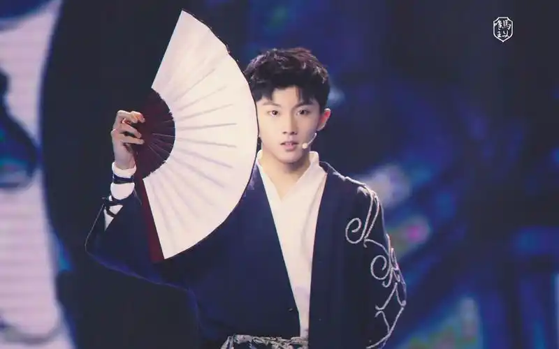 时代少年团 马嘉祺  论时代峰峻的绝美和声(马嘉祺)