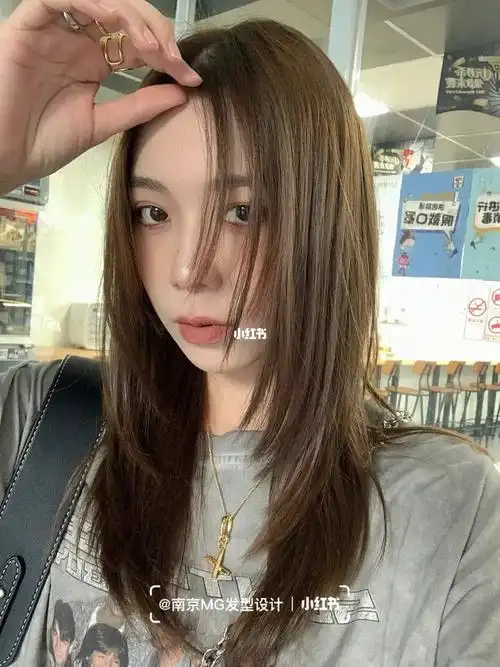 锁骨发 适合圆脸的发型 圆脸适合什么发型9999高层次中长发,可以