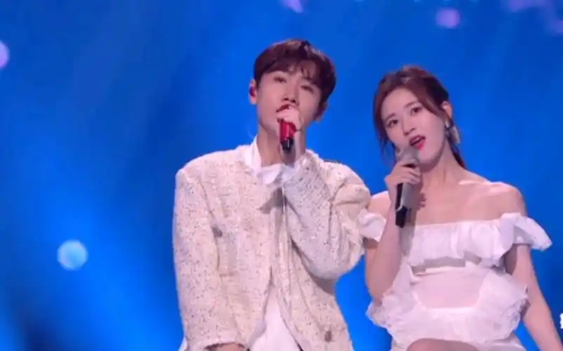 【抖音奇妙夜】赵露思&汪苏泷)歌曲串烧 就是卡点一直卡不上有点可爱