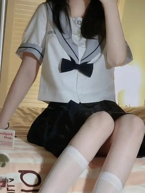 白丝小腿袜配水手服就是zui好看的