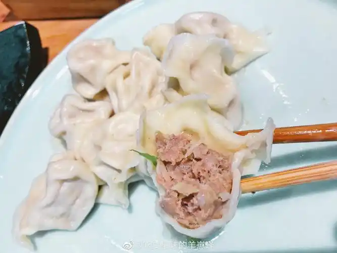 一家主打牛肉饺子的店铺.位于亮马桥地铁站附近