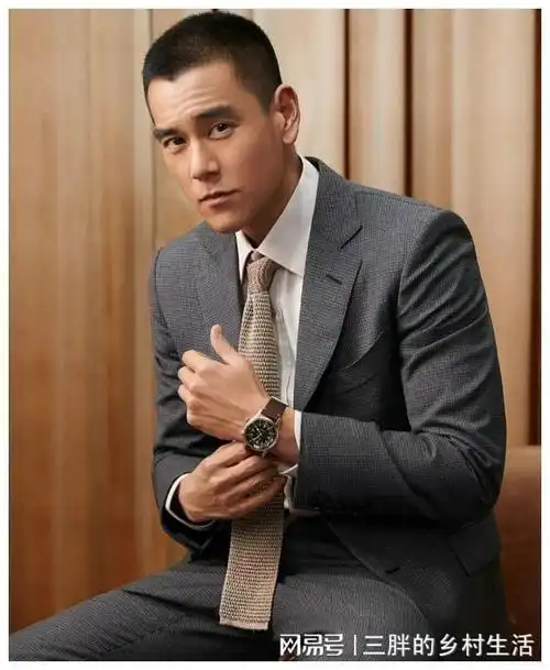 据说彭于晏挑选不婚的另外一个原因是因为他从小生活在单亲家庭中,对