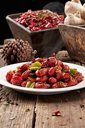 川香辣炒龙虾尾 美味佳肴