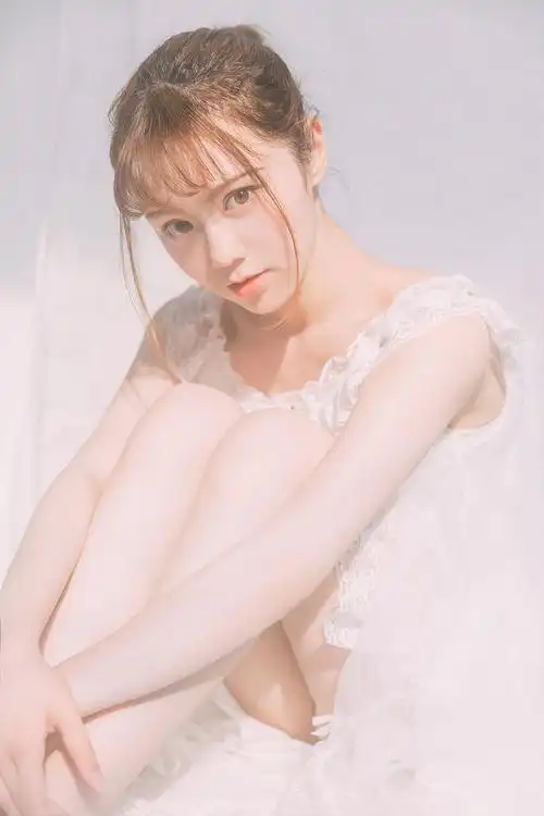 纯情少女性感蕾丝裙诱惑私房写真图片