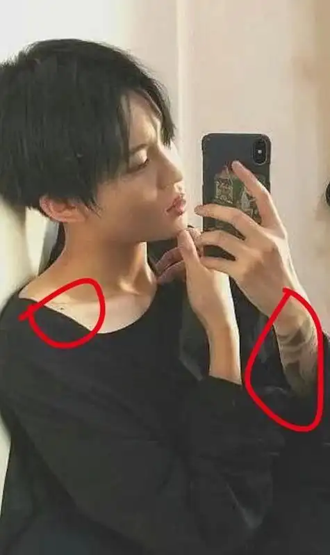 青2选手怎么遮纹身乃万陆柯燃冰袖遮喻言创可贴赵小棠完全看不出