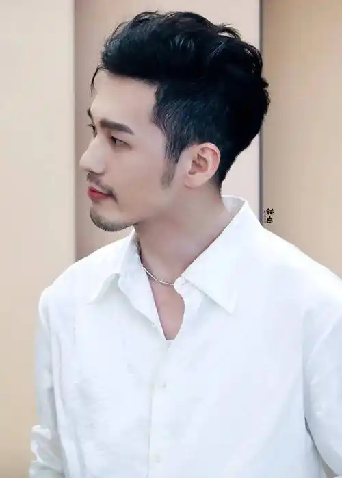 不是留胡子才荷尔蒙爆棚,这十四位时尚男星超帅超有男人味_电视剧