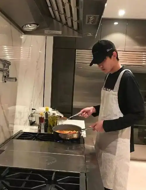 曝光:鹿晗家里长这样?