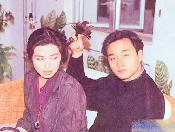 永远无法"重拍"的瞬间,撩钟楚红小辫的张国荣,拔大胡子的梦露_李小龙