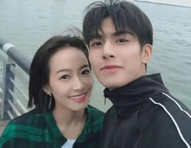 因为《下一站是幸福》的这个电视剧,让他们两个原本没有任何交集的人