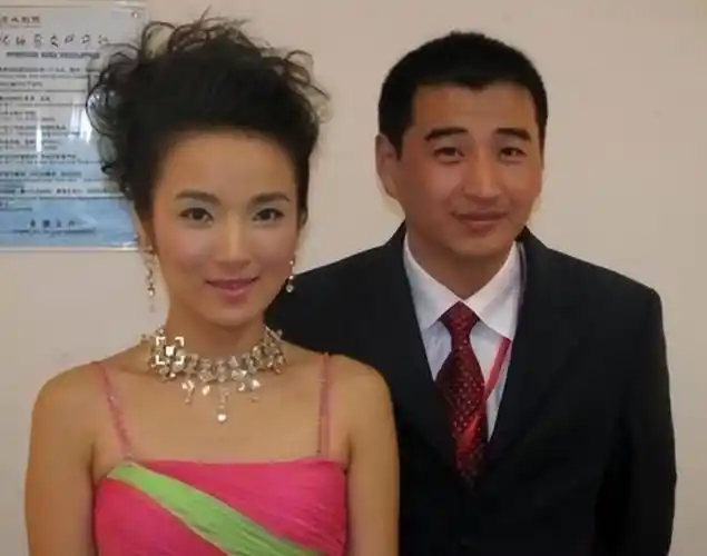 央视主持人管彤:嫁普通丈夫,42岁高龄生子,如今幸福美满|韩红|周涛