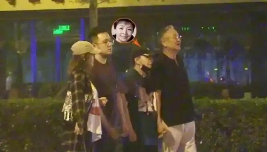 宋丹丹和老公赵玉吉一同现身,与张国立夫妇谈笑风生,似乎没有受到"