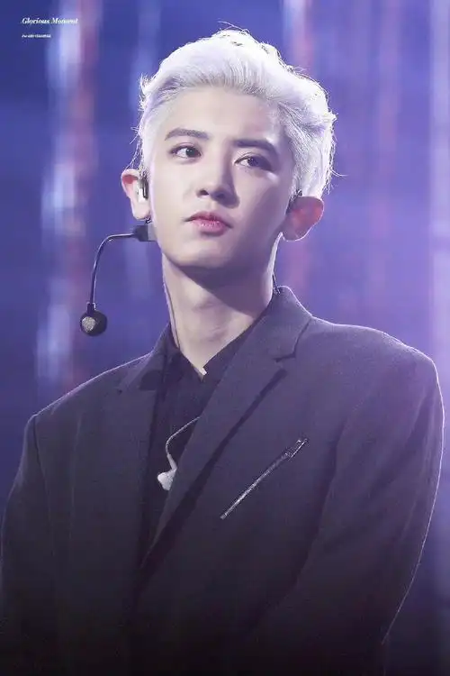 knock 开启时光机97白发,背头,侧剃几个关键词,让朴灿烈用荷尔蒙在