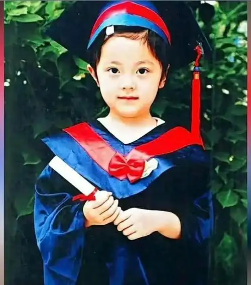 别人是长大,这7位童星却"等比例放大",真是老天爷追着喂饭吃