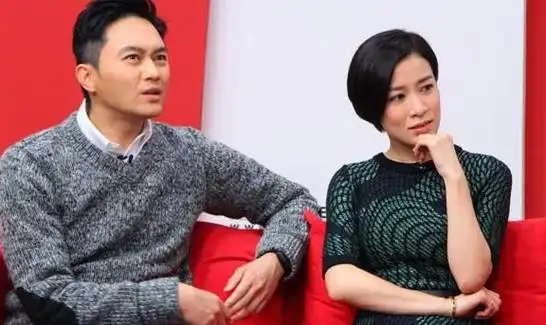 模范老公张智霖女友曾为了钱跟富商交往却被他独宠20多年