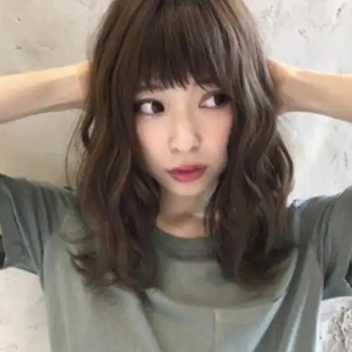 凌乱的外翻发型