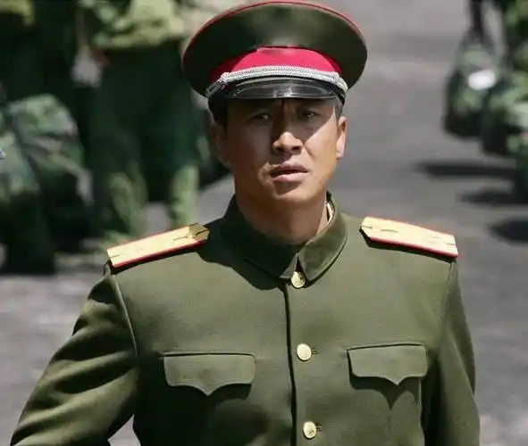 演出军人风采的10位明星,有人身高只有1.