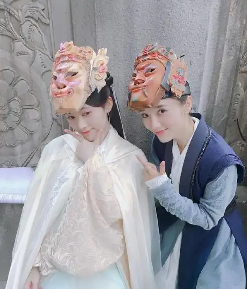 鞠婧祎肖燕姐妹情深,杀青后还互相探班