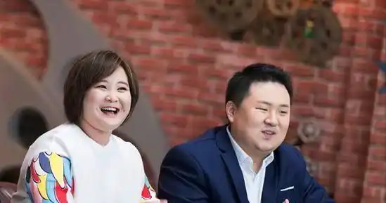 网友们为了蹭流量,什么样的瓜都敢往外曝,最可笑的是,男朋友竟然是小