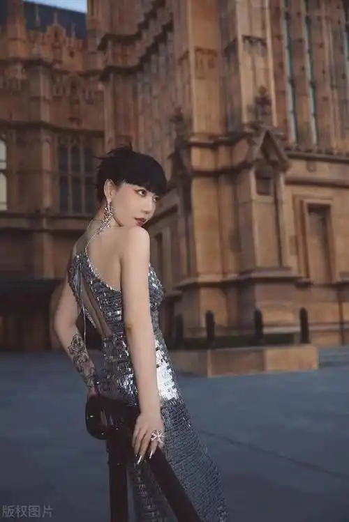 吴莫愁这身材,这才是尤物啊!