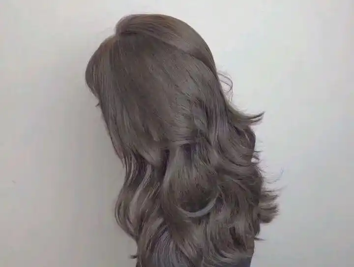 灰色的头发竟然这么好看,青木亚麻灰