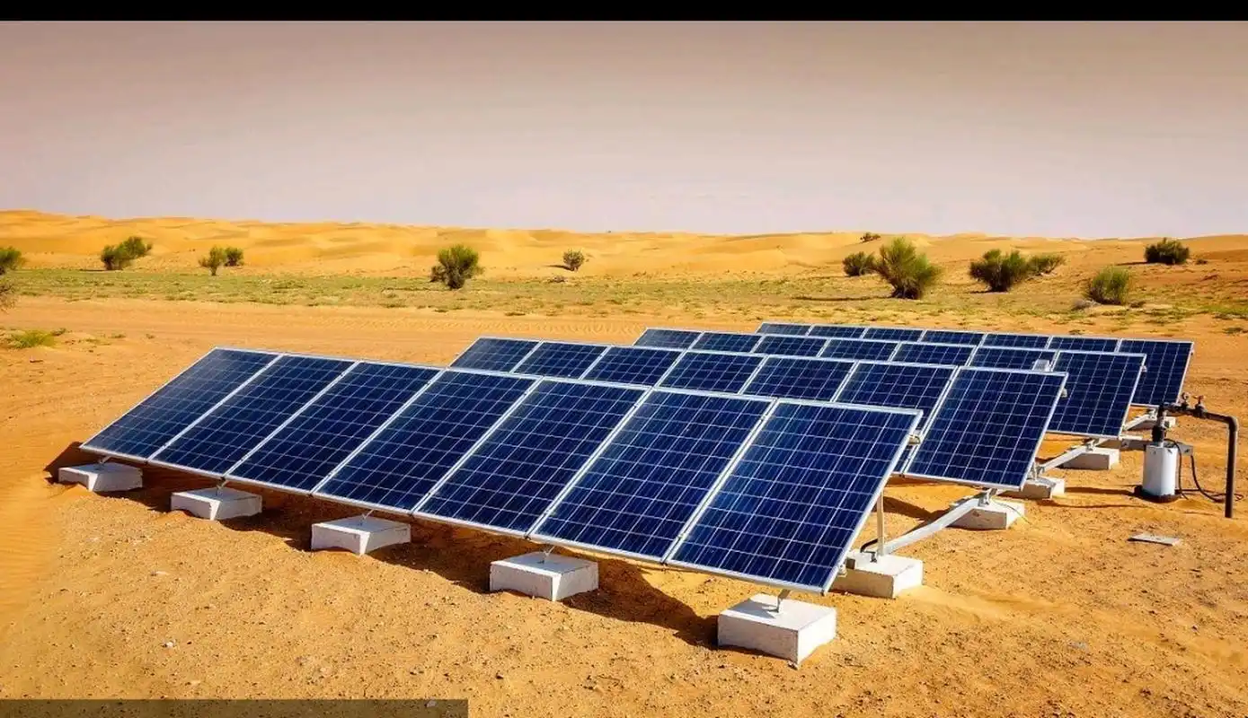 看见了一个新闻,说的是国内的一个小沙漠,自从安装了光伏发电太阳能板