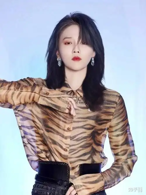 可以分享刘雨昕好看的长发图吗