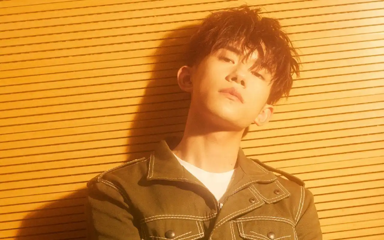 易烊千玺帅气写真图片桌面壁纸高清大图预览1920x1200_大陆明星下载