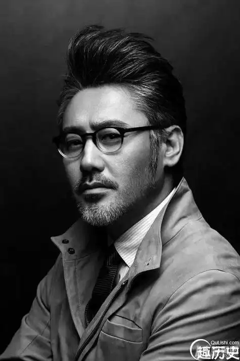 把胡子留起来,余生做个大叔#偶像吴秀波 - 抖音