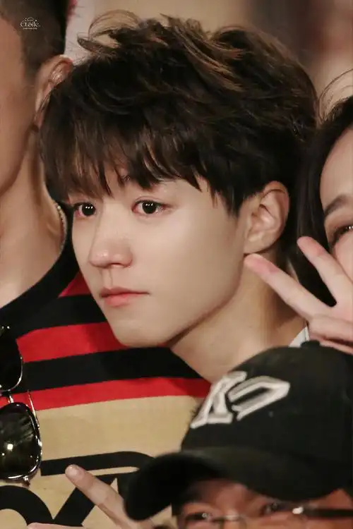 王俊凯 德云社在逃编外捧哏##王俊凯直播