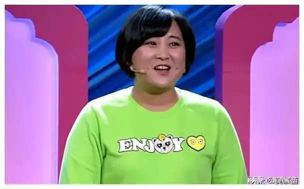 喜剧人第1季第1期沈腾奉献大片贾玲的小品略显尴尬啊