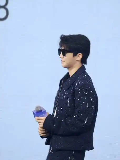 今天科普一下女娲最严谨伟大的作品@tfboys-王俊凯    #bolon暴龙眼镜