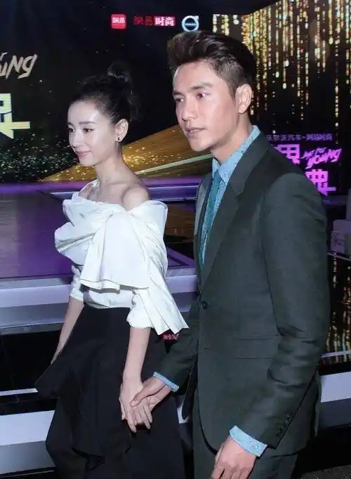 董洁,陈坤手牵手出席活动,这次恋情坐实了吧?网友:终于等到了