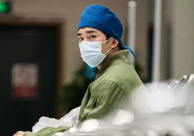 《中国医生》花絮曝光,易烊千玺演技让人震撼,难怪他能提名影帝