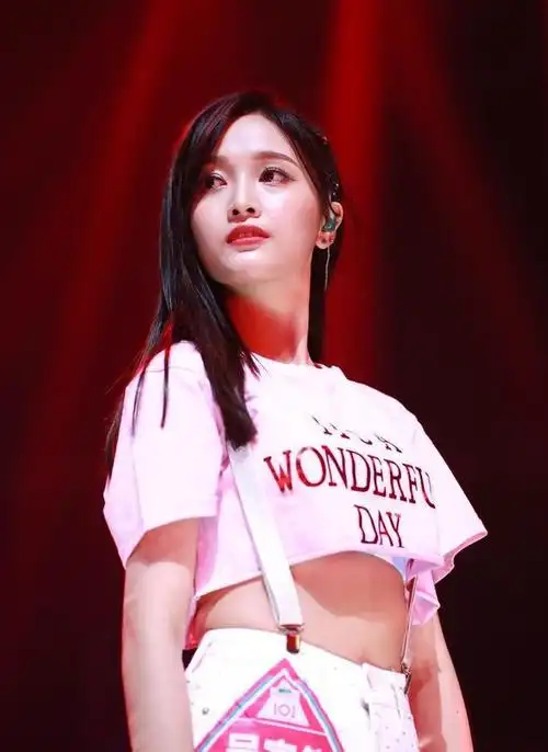 火箭少女成员吴宣仪个人相册是你的女神吗