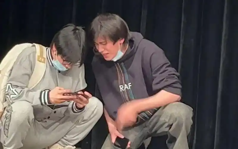 【宋亚轩中戏表演全程focus】卧槽!第二天光脚演螳螂 "我服了!