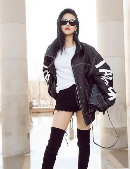 袁娅维为抢镜大冷天露肩膀头尴尬全场网友让你不好好穿衣