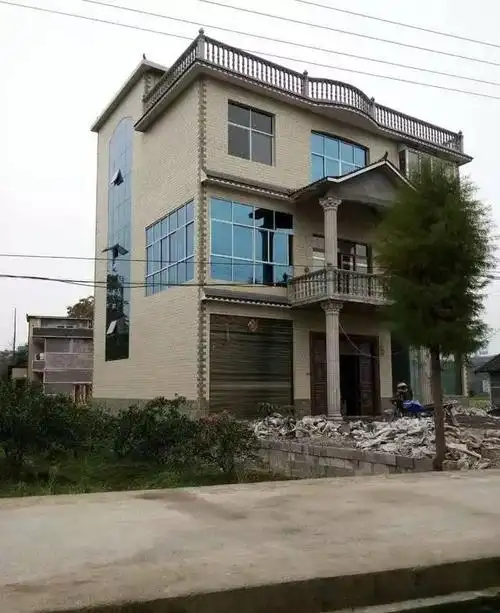 三层半农村别墅建成这样花了60万了贵吗