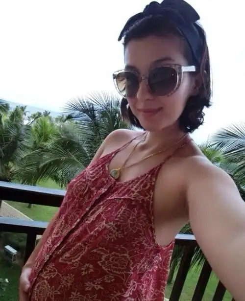 歌手关喆老婆怀孕近照曝光