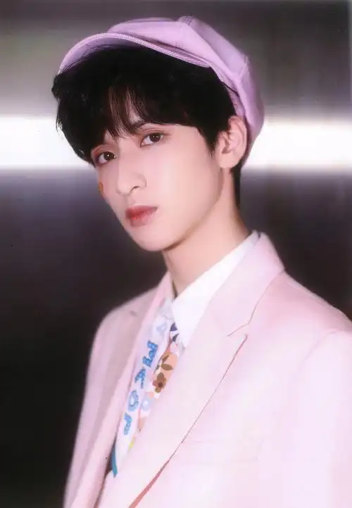 严浩翔 | 时代少年团10月pb vol6少年·浮高清扫图