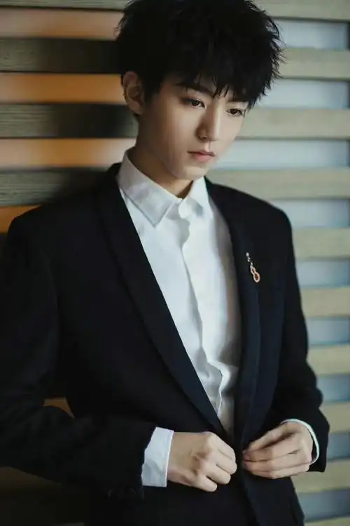 王俊凯片场临时翻译上线