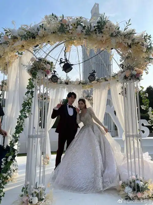 于朦胧单良镜头下的宋妍霏