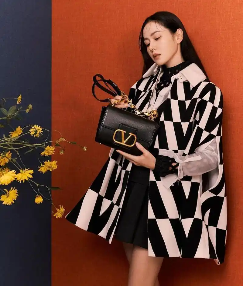 韩国明星孙艺珍2021最新日常生活私服穿搭照