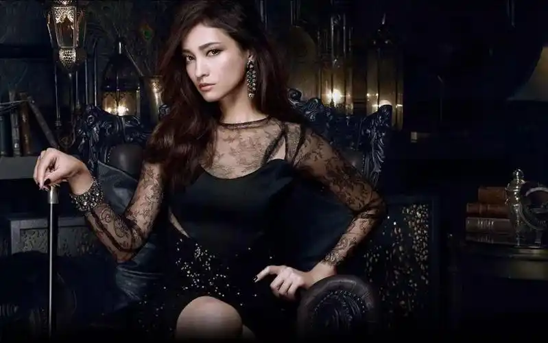 叫了这么久的老公老婆原来连他们的真名都不知道