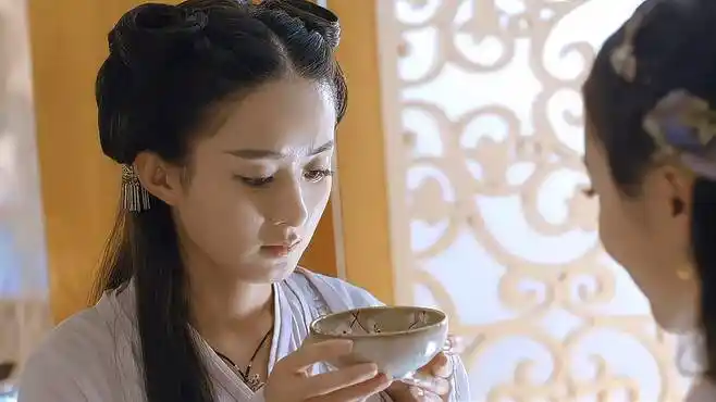 花千骨:小骨绝情殿内醒来,哪料师父隐瞒中毒之事,也不愿见她-影视综