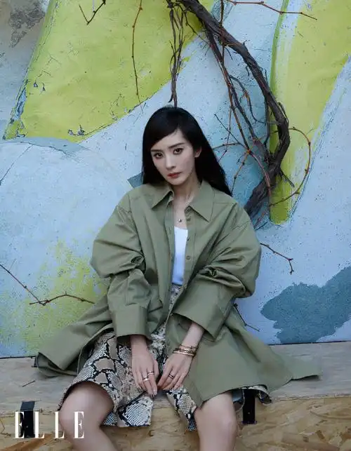 杨幂ip在美国#  杨幂是去漂亮国参加活动了吧～  幂姐有幂姐的苫铑